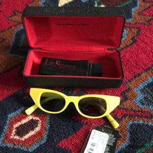 New with tags le specs breaker yellow sunglasses!
